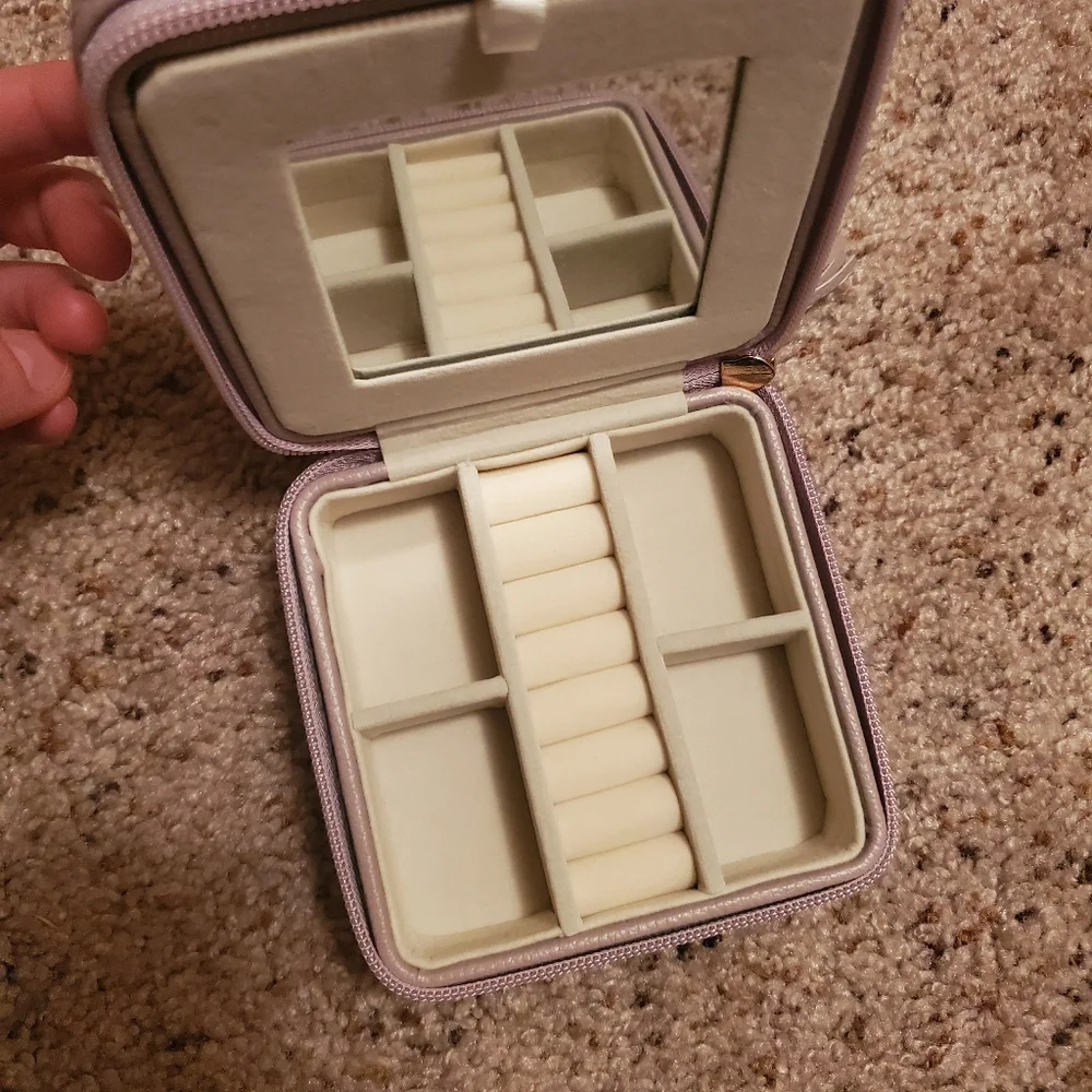 Travel size jewelry box - Picture 4 of 8
